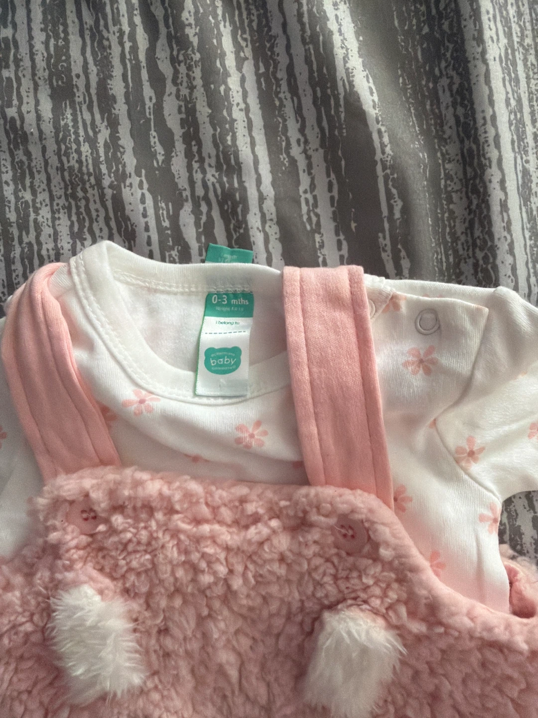Baby girl sleeper and outfit - photo 3