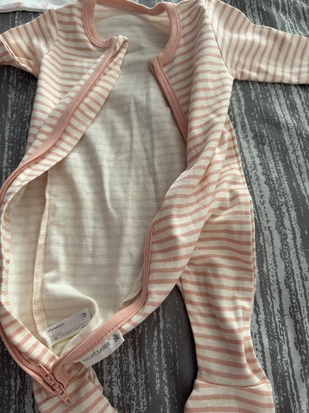 Baby girl sleeper and outfit - photo 4
