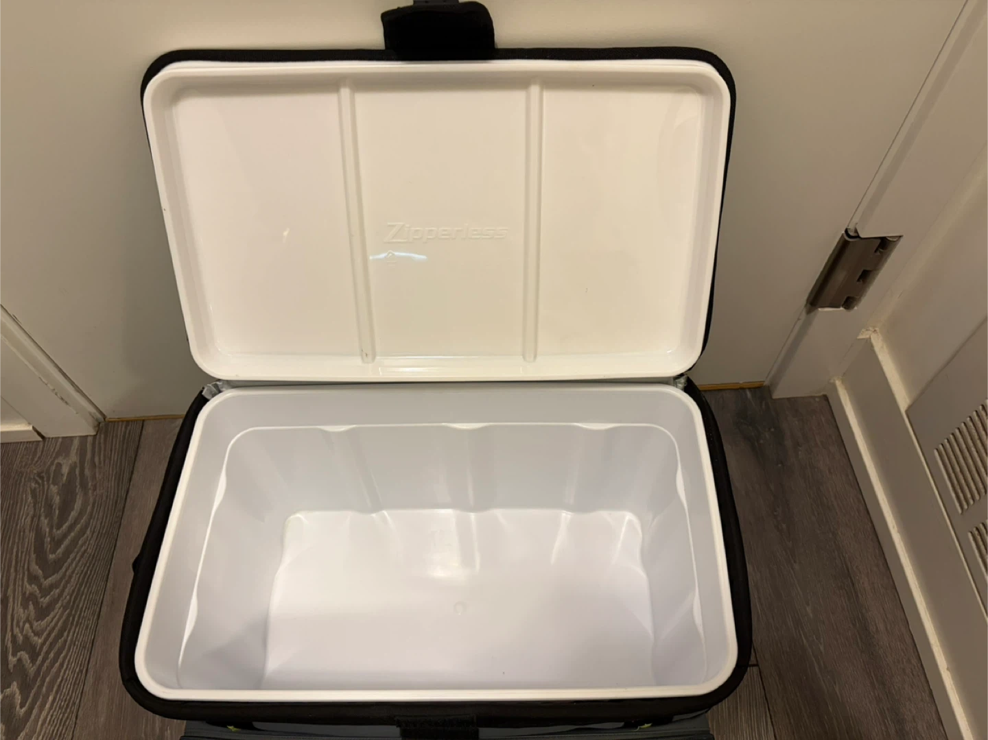 Titan Deep Freeze Zipperless Cooler Bag - photo 3