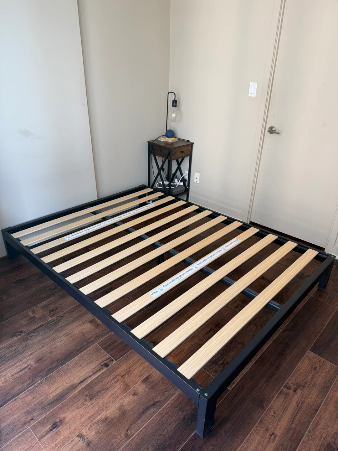 Metal Bed Frame - Queen size