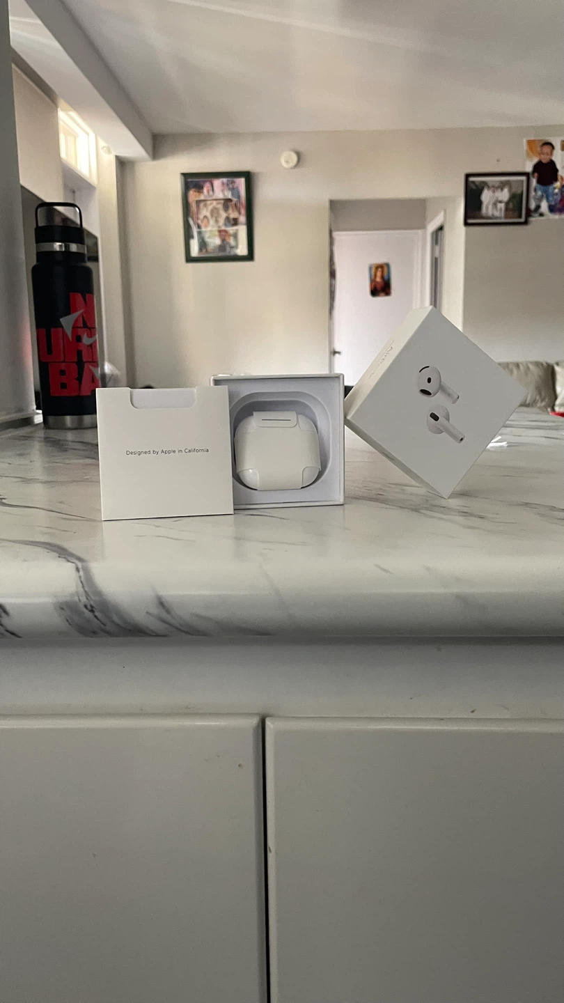 Apple AirPods Pro (4 Gen) - photo 2
