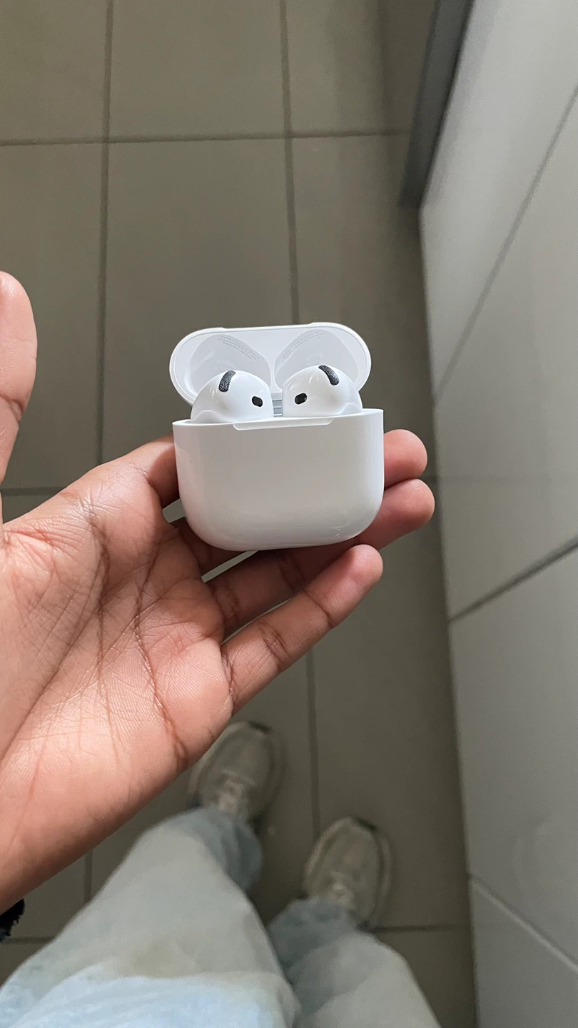 Apple AirPods Pro (4 Gen)