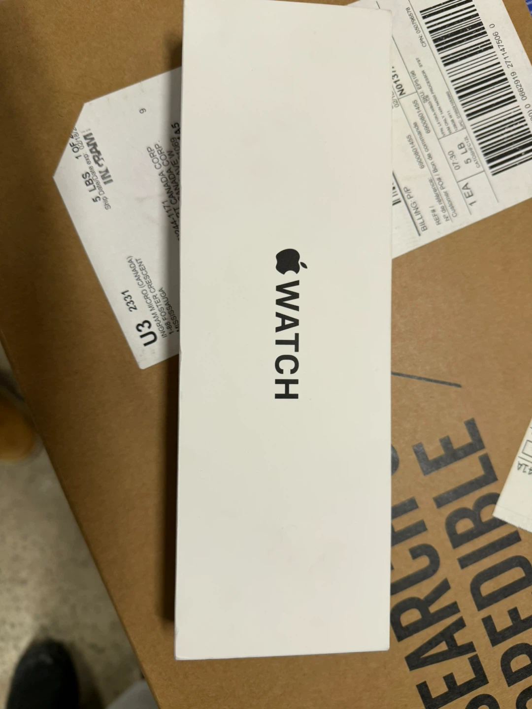 Apple Watch SE 2nd Gen 41mm with Starlight Sport Band