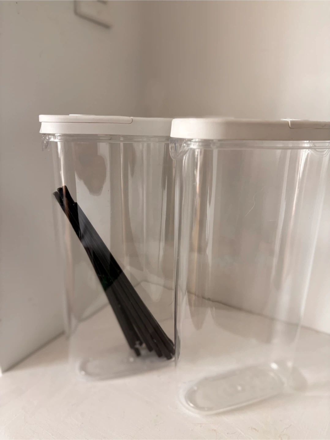 Set of 3 Clear Storage Containers with White Lids - photo 2