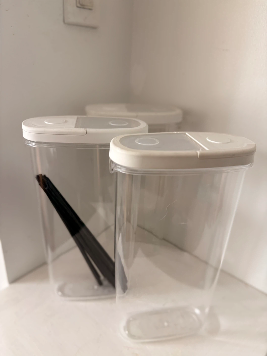 Set of 3 Clear Storage Containers with White Lids - photo 3