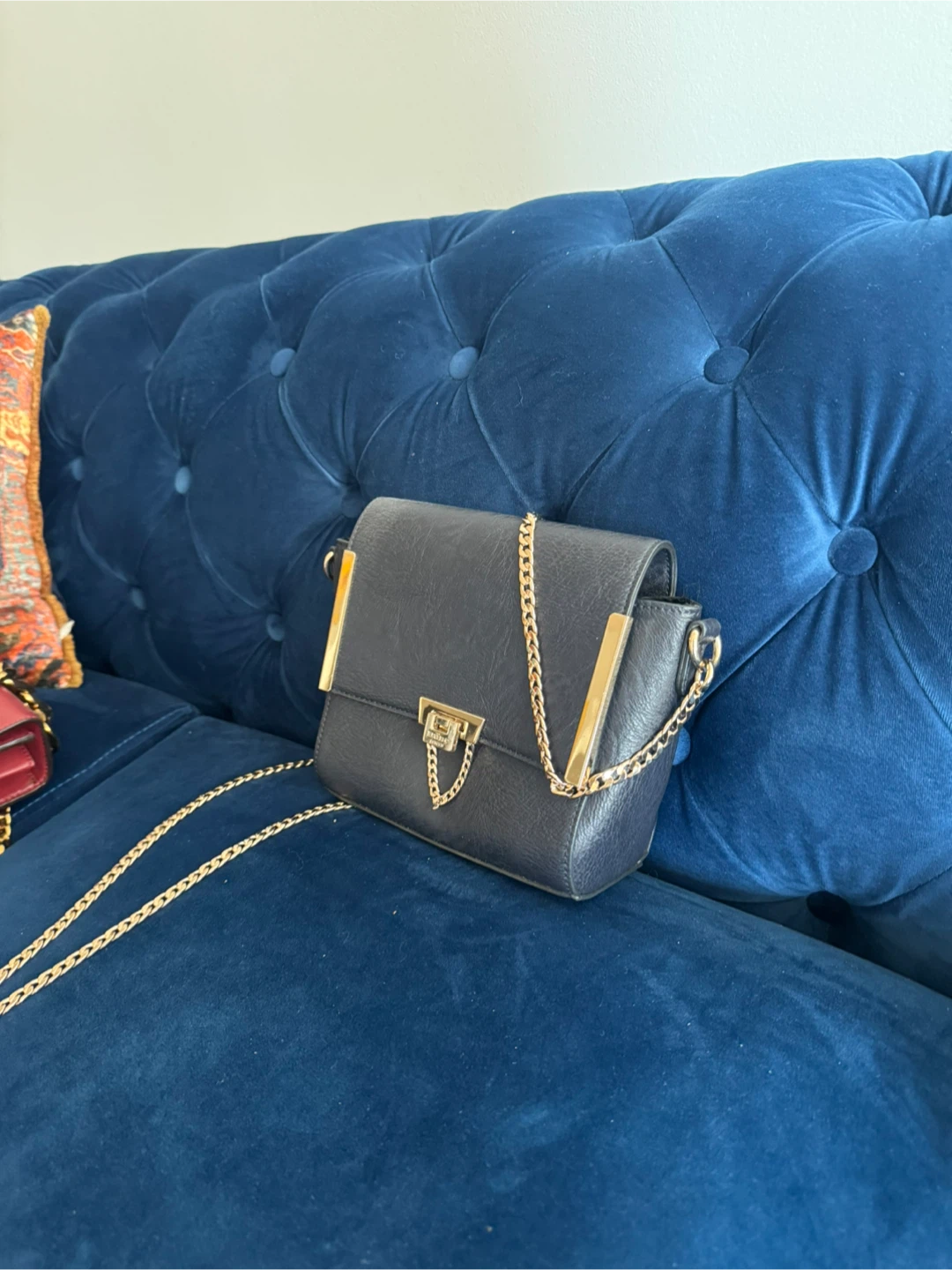 Black crossbody bag with gold chain strap - photo 2