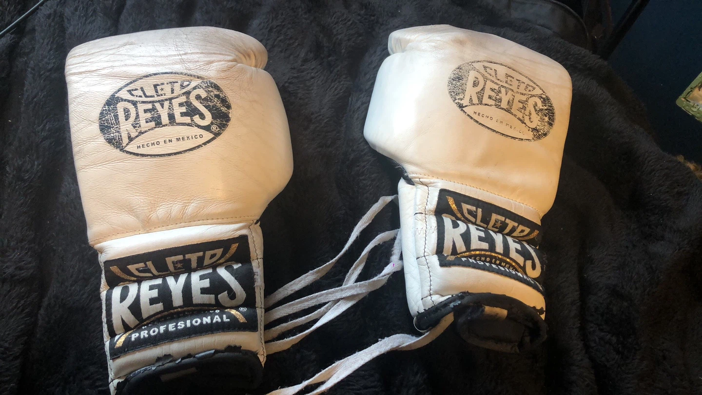 Cleto Reyes Professional Boxing Gloves 12oz