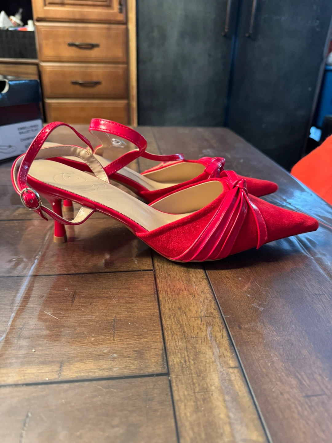 3 pairs kitten heel dress shoes size 9 - photo 2