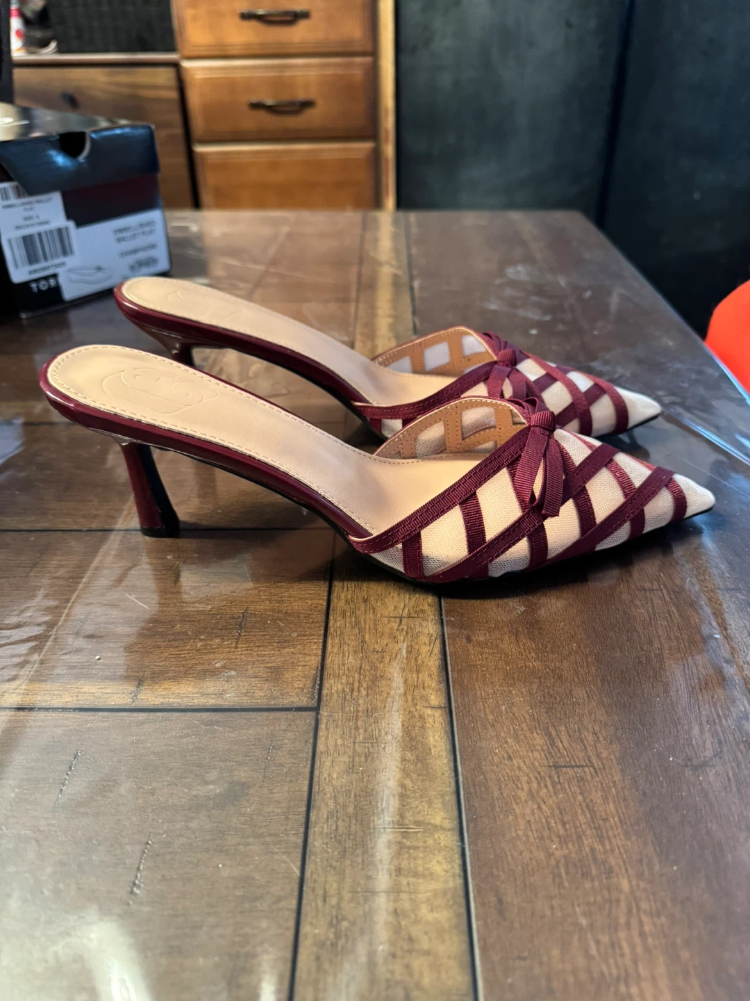 3 pairs kitten heel dress shoes size 9 - photo 4