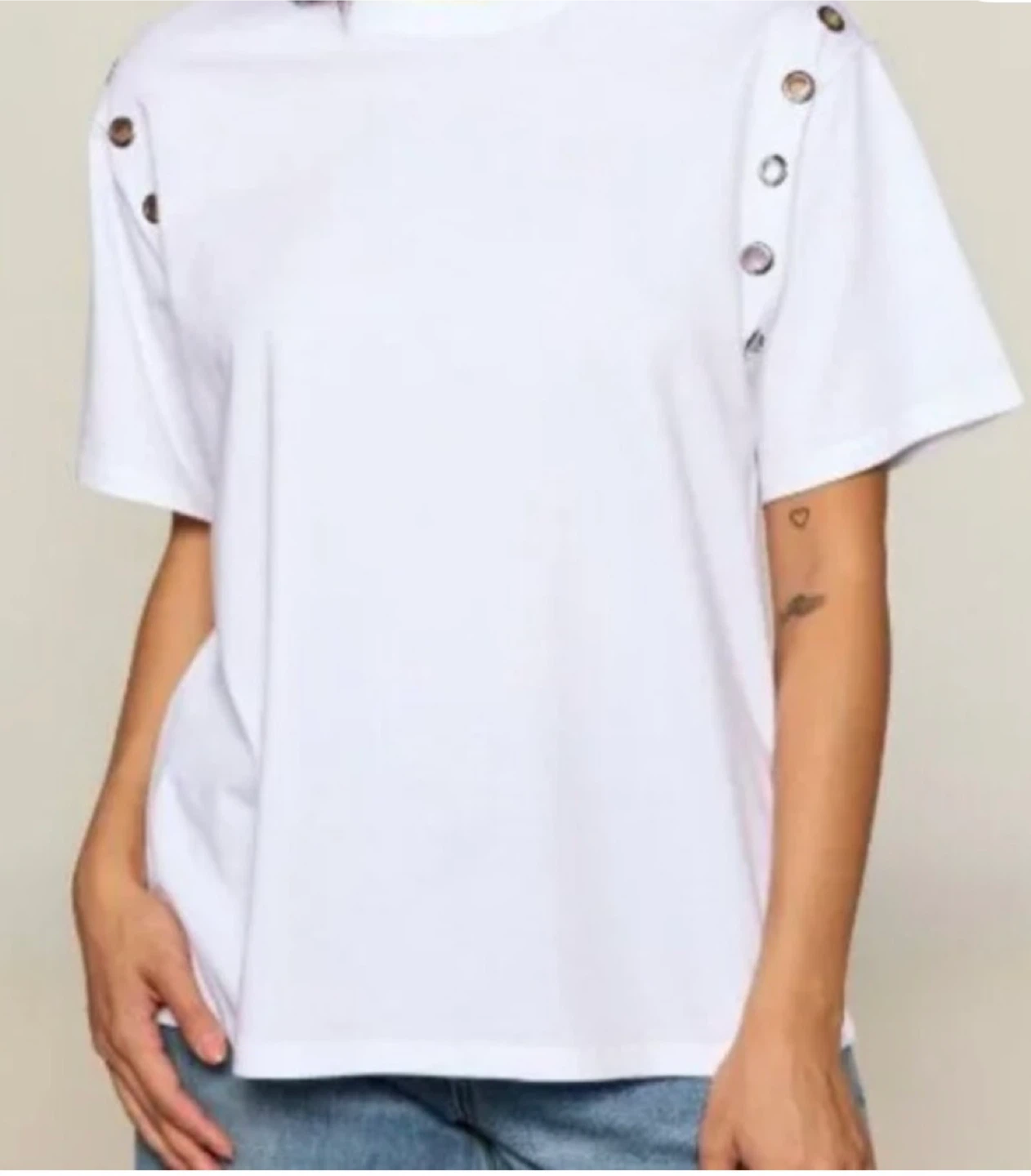 White boyfriend  T-Shirt with Eyelet Detail - photo 2
