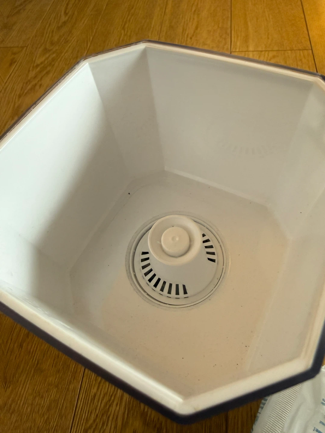 Brita Water Pitcher with 2 Replacement Filters - photo 2