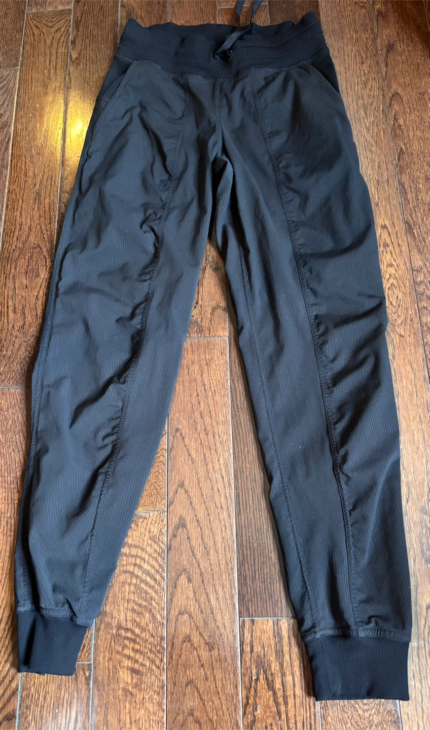 Lululemon Dance Studio Jogger, size 4, mid-rise - photo 2