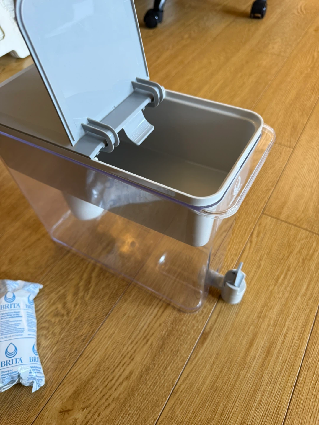 Brita Water Filter reservoir Dispenser - photo 2