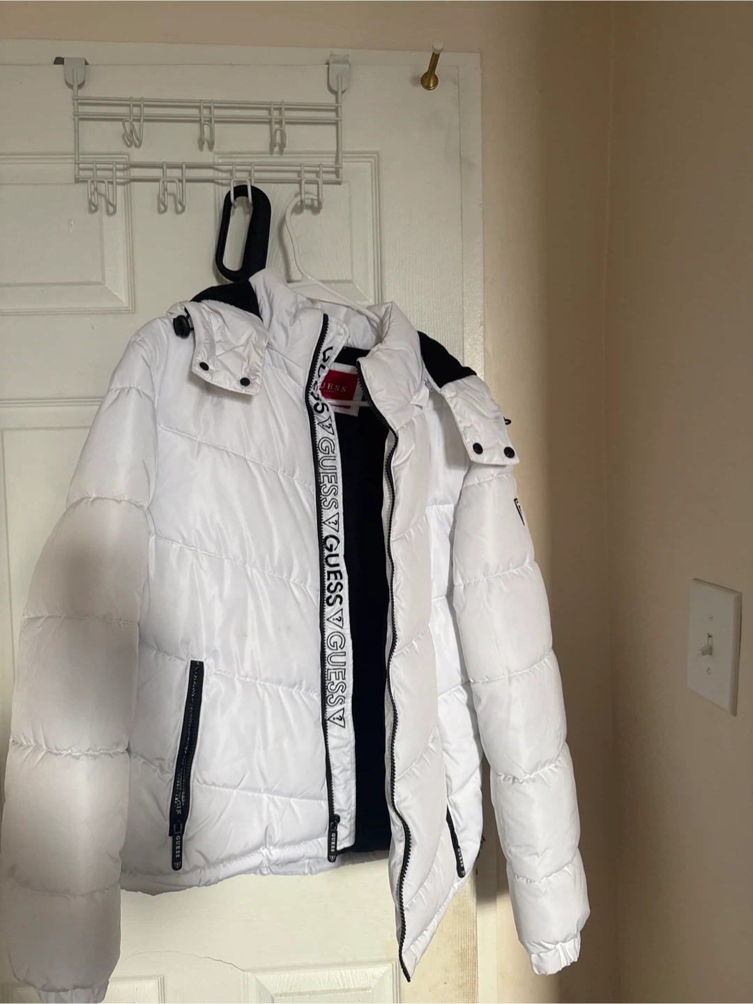 Guess Puffer Jacket - White