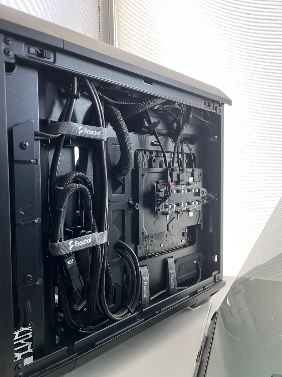 Fractal Design - Torrent Nano Case (ITX - SFF Case) - photo 3