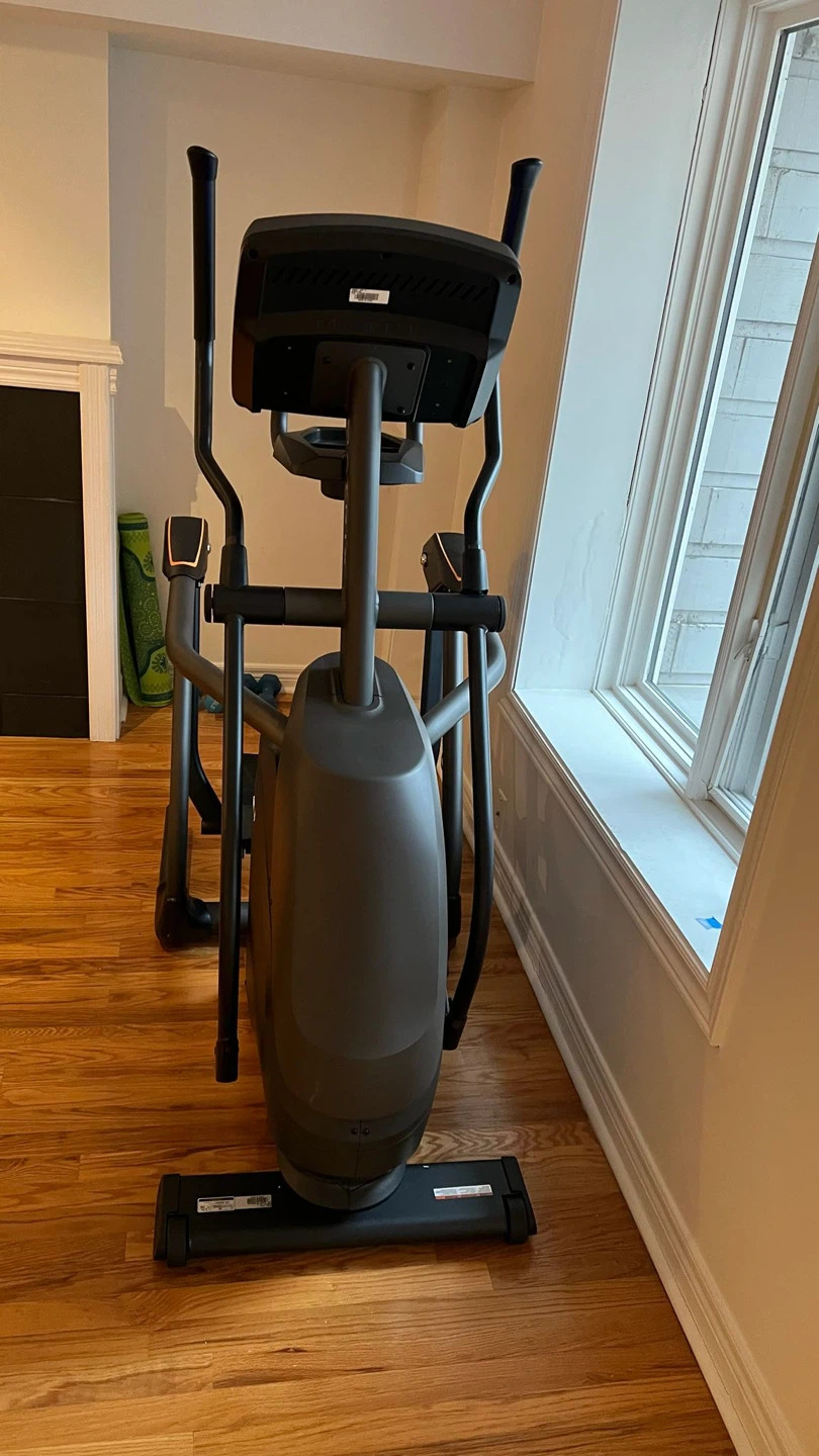 Matrix E30 Elliptical Trainer with XR Console - photo 4
