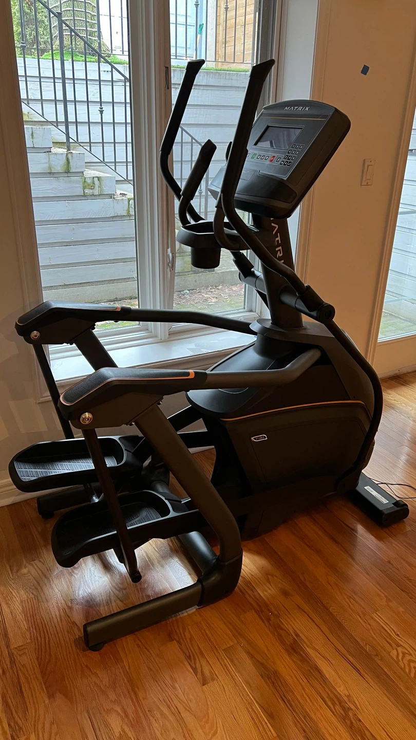 Matrix E30 Elliptical Trainer with XR Console