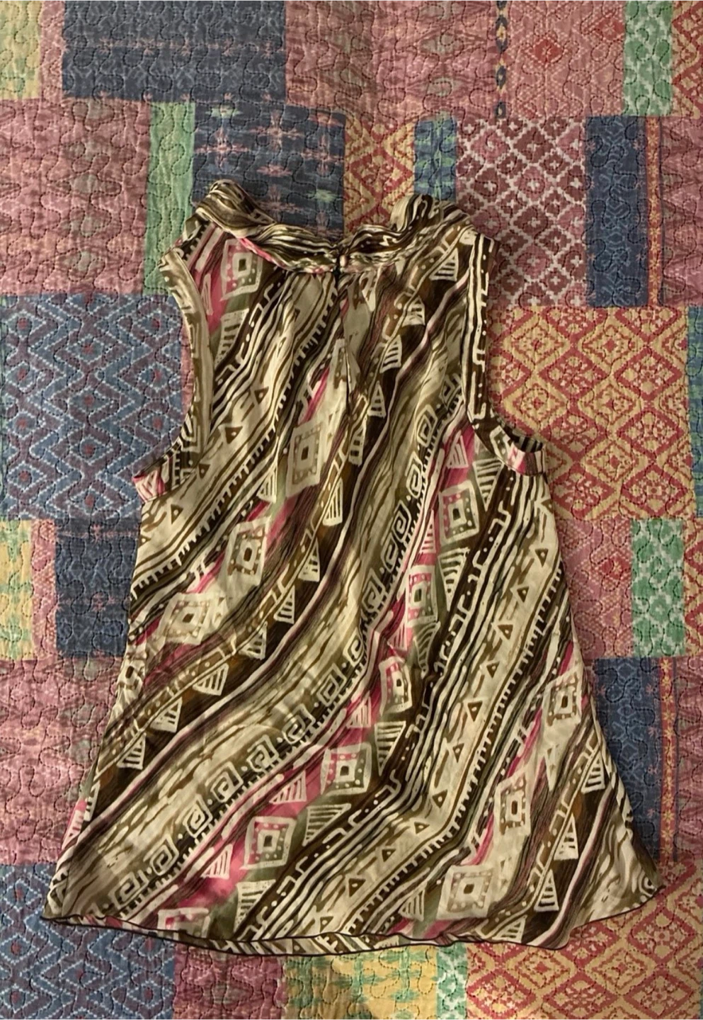 Sleeveless Geometric Print Blouse