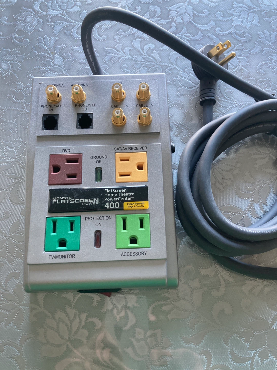 Monster "FlatScreen PowerCenter 400" Surge Protector