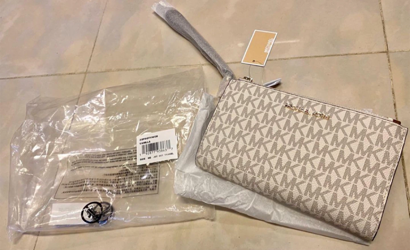 Michael Kors Jet Travel Wristlet Vanilla Wallet