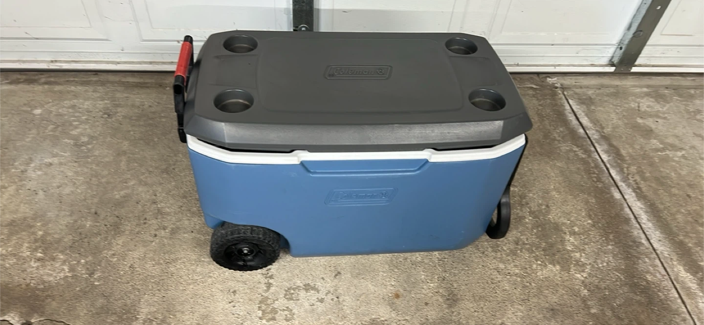 Coleman Rolling Cooler with Wheels