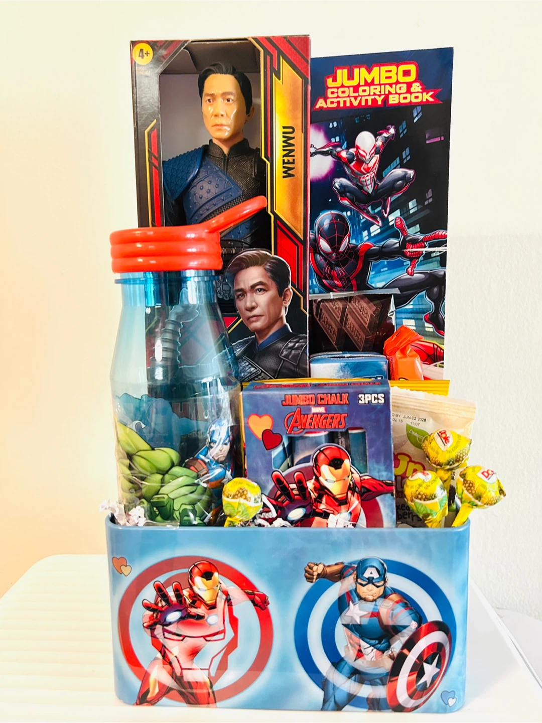 Marvel Avengers Coloring and Activity Basket with Wenwu Figure