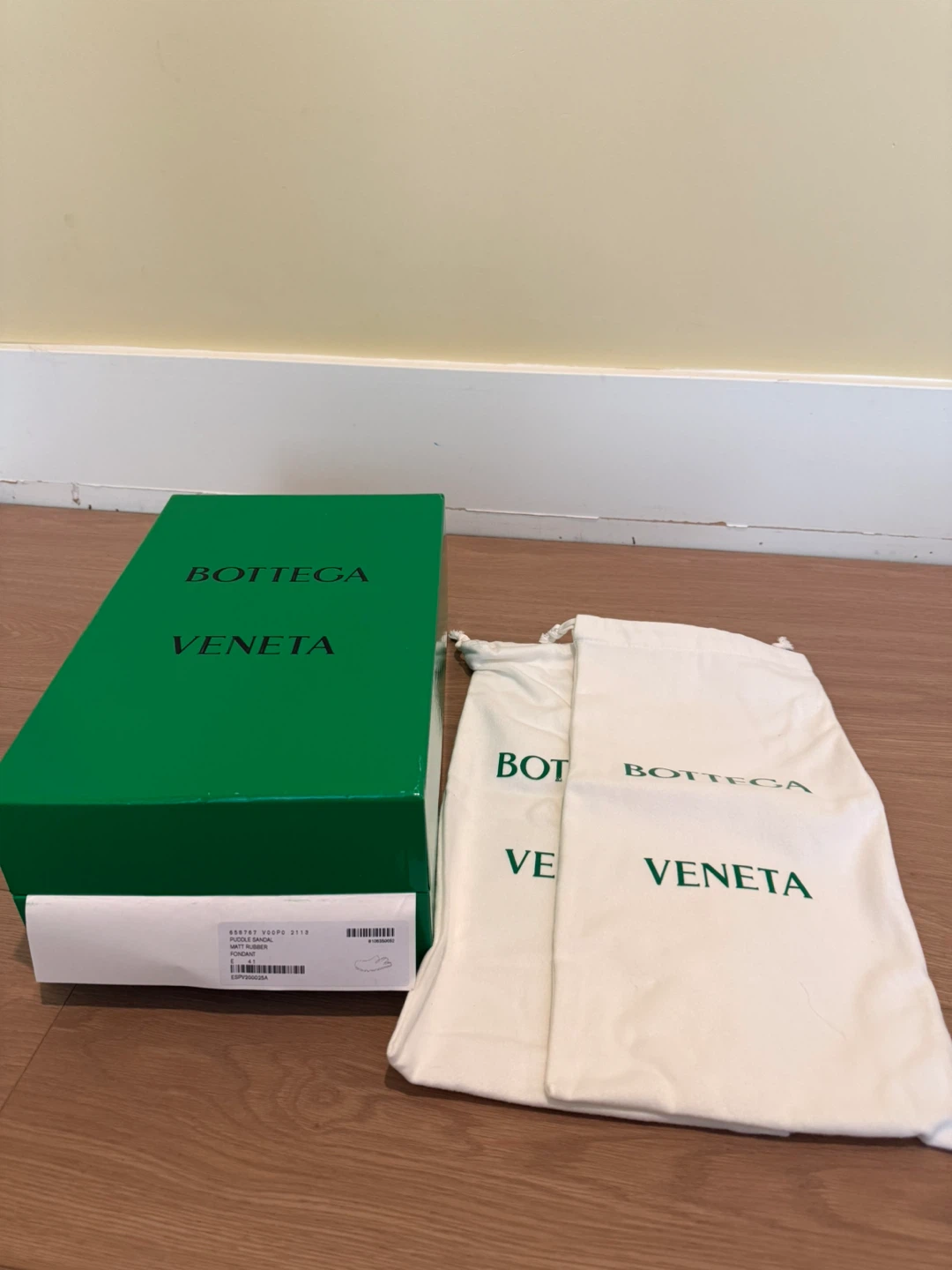 Bottega Veneta Puddle Rubber Sandals Size 41 - photo 5