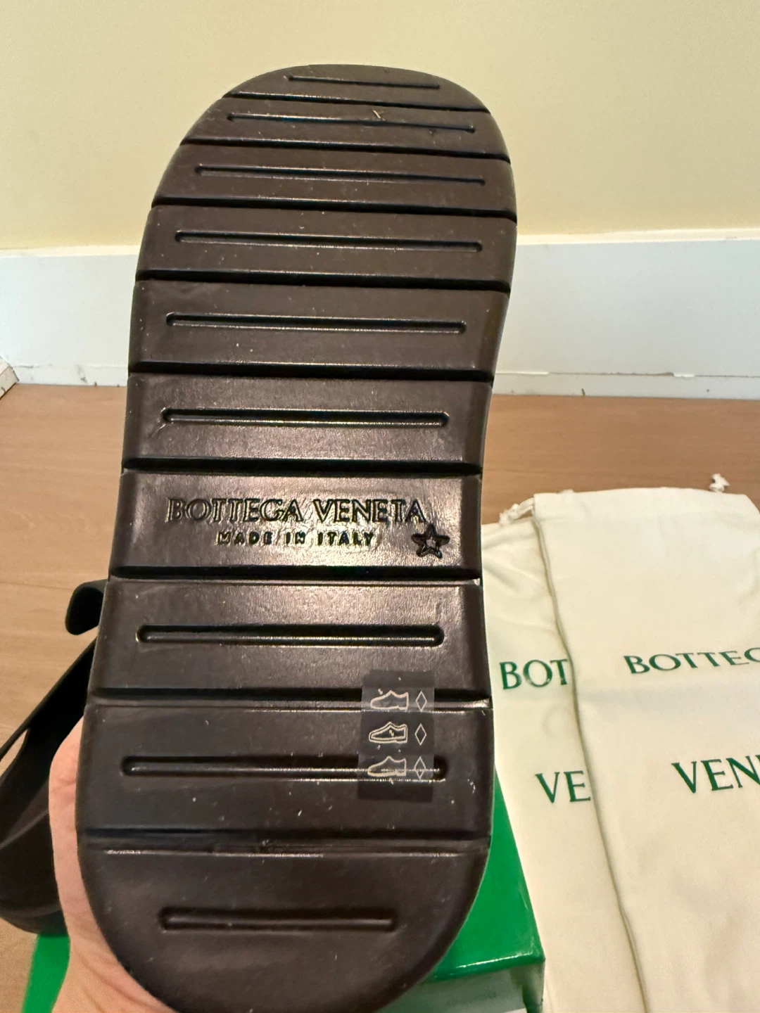 Bottega Veneta Puddle Rubber Sandals Size 41 - photo 3