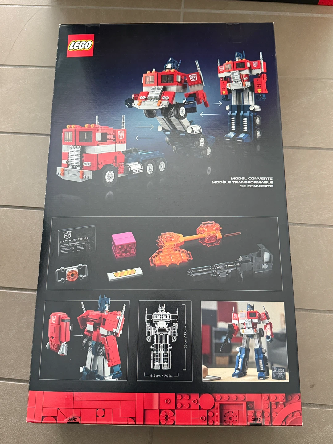 LEGO Transformers Optimus Prime 10302 - photo 2