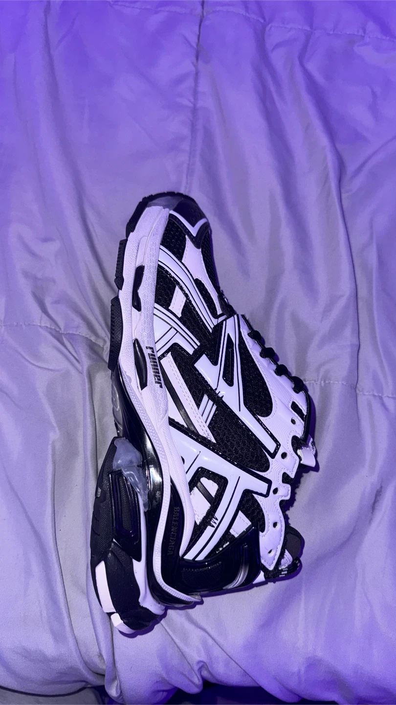 Balenciaga runners - photo 3