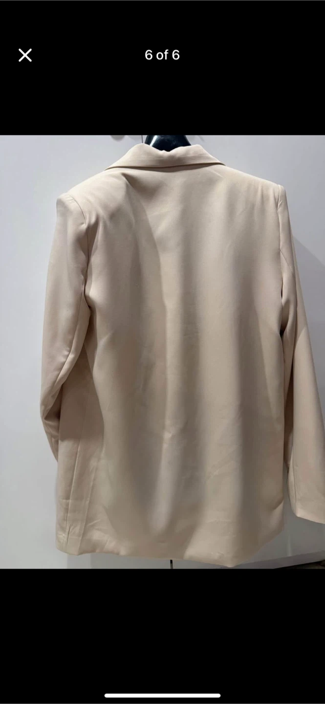 PrettyLittleThing Stone Oversized Drapey Button Detail Blazer - photo 3