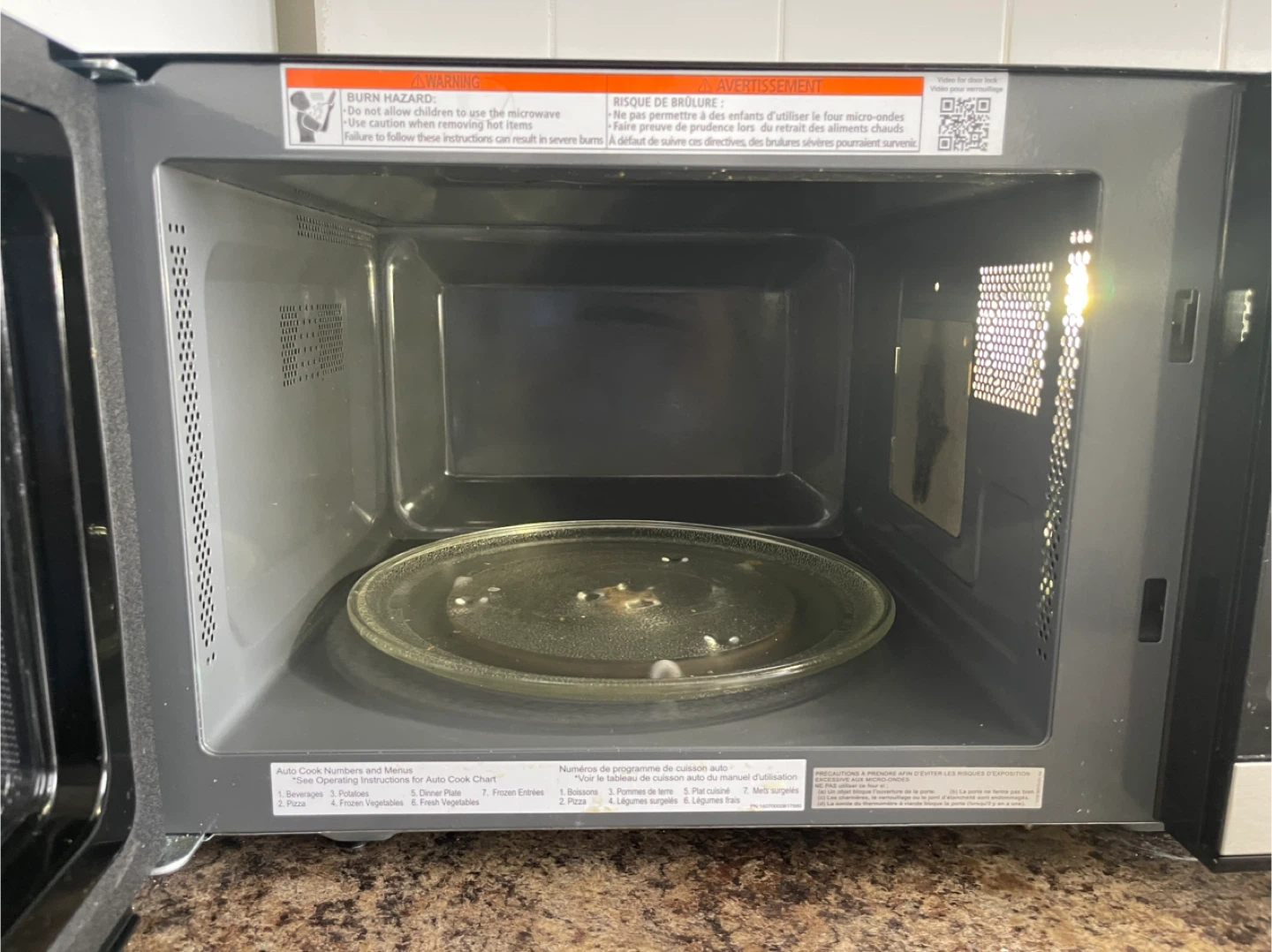 Panasonic 900W Microwave - photo 3