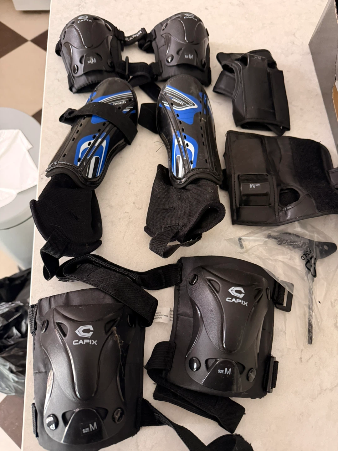 Capix Jr Falcon Adjustable Inline Skates with Protective Gear - photo 3