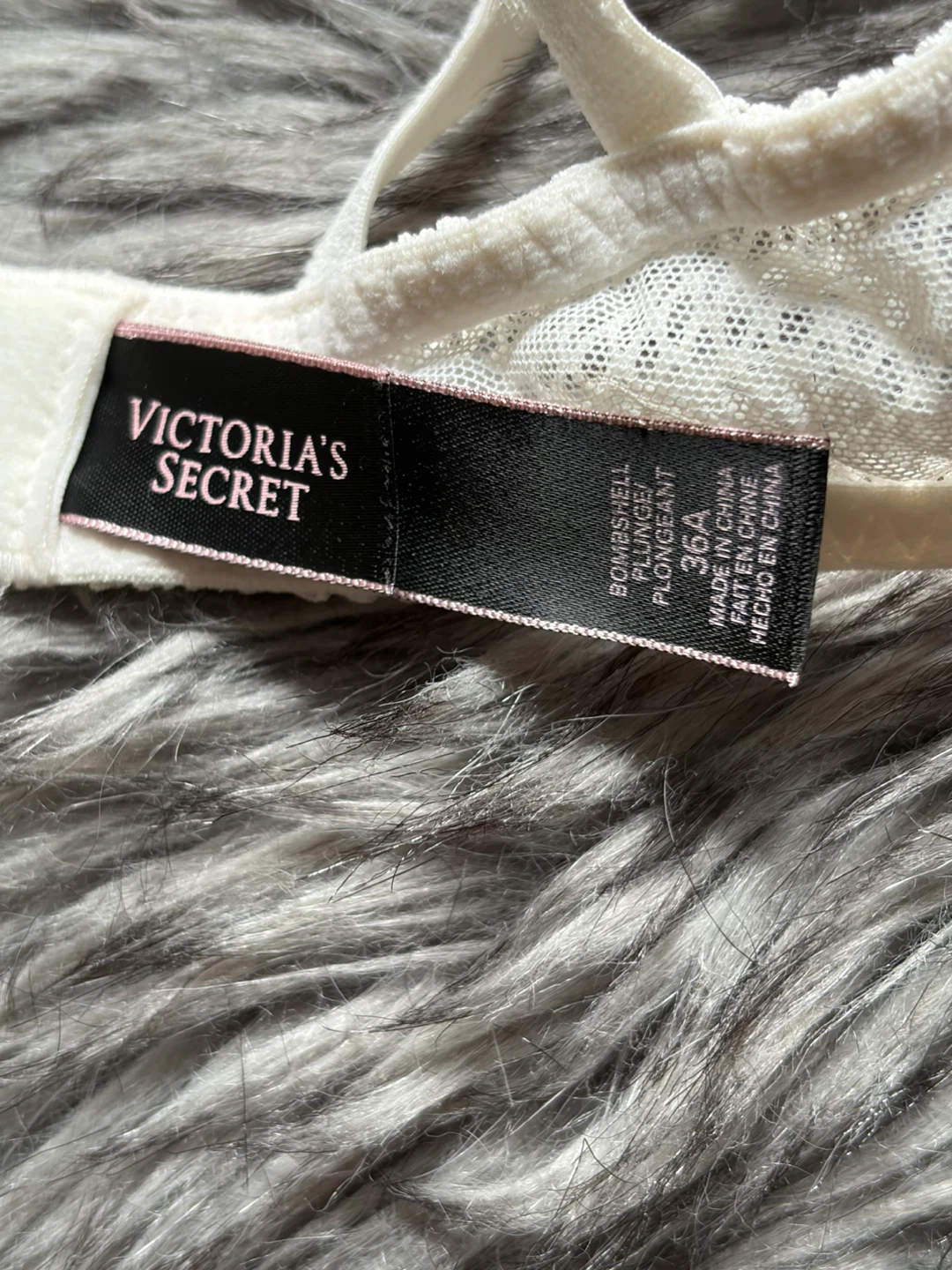 Victoria's Secret Bombshell Plunge Bra 36A White - photo 2
