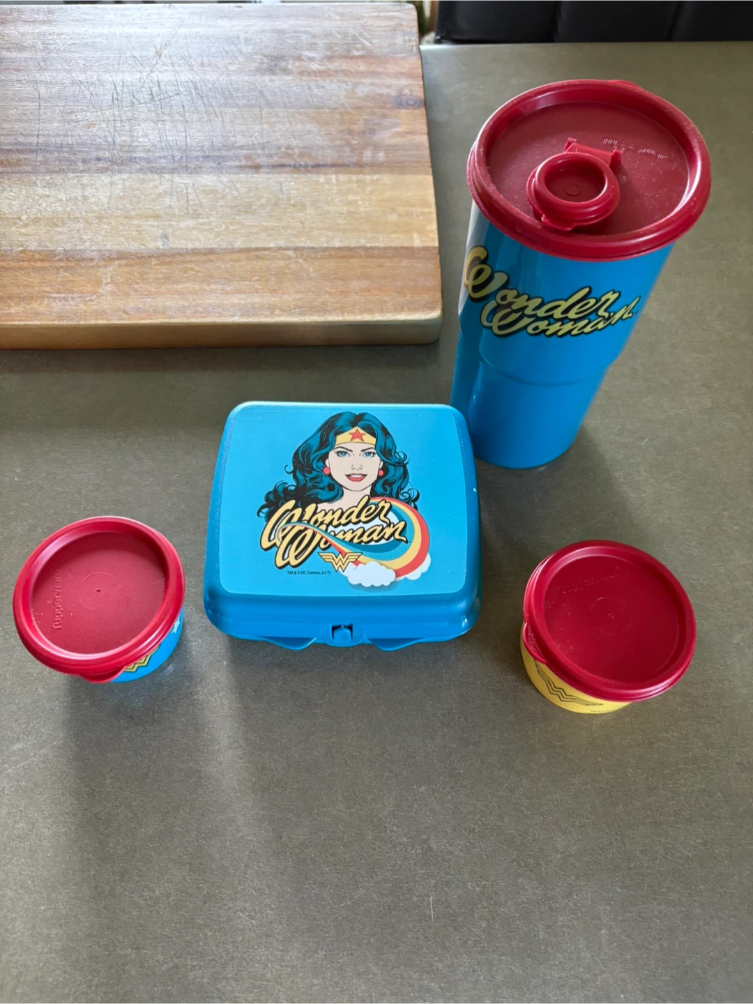 Tupperware Wonder Woman Lunch Container Set
