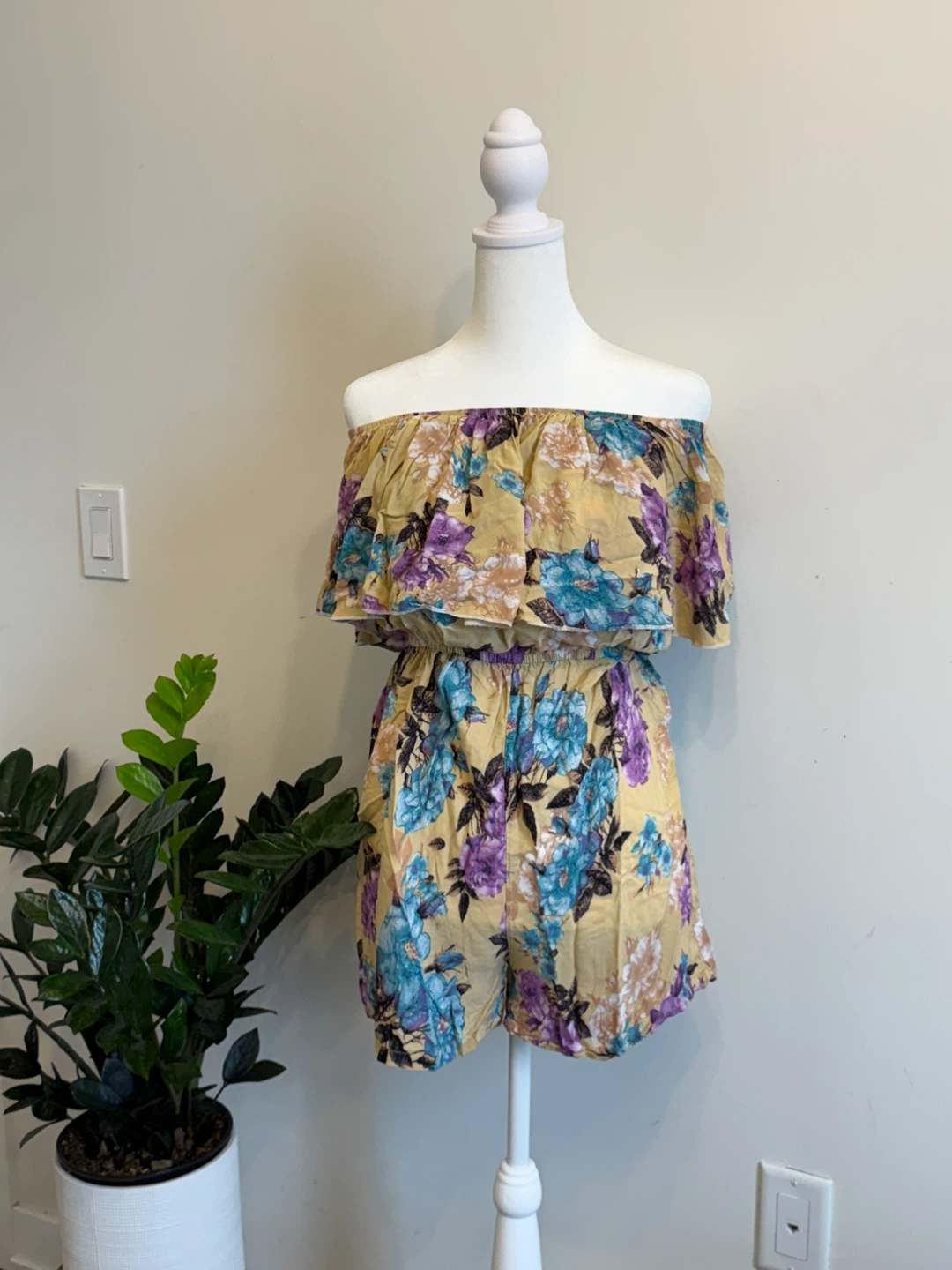 Yellow Floral Off-the-Shoulder Romper - photo 3