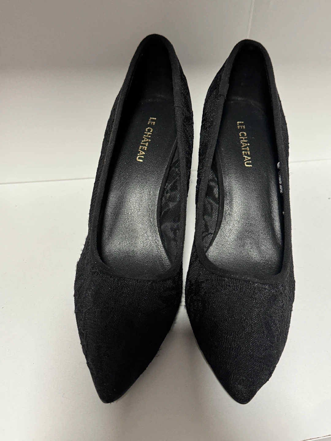 LE CHÂTEAU Black Lace Pointed Toe Heels - photo 2
