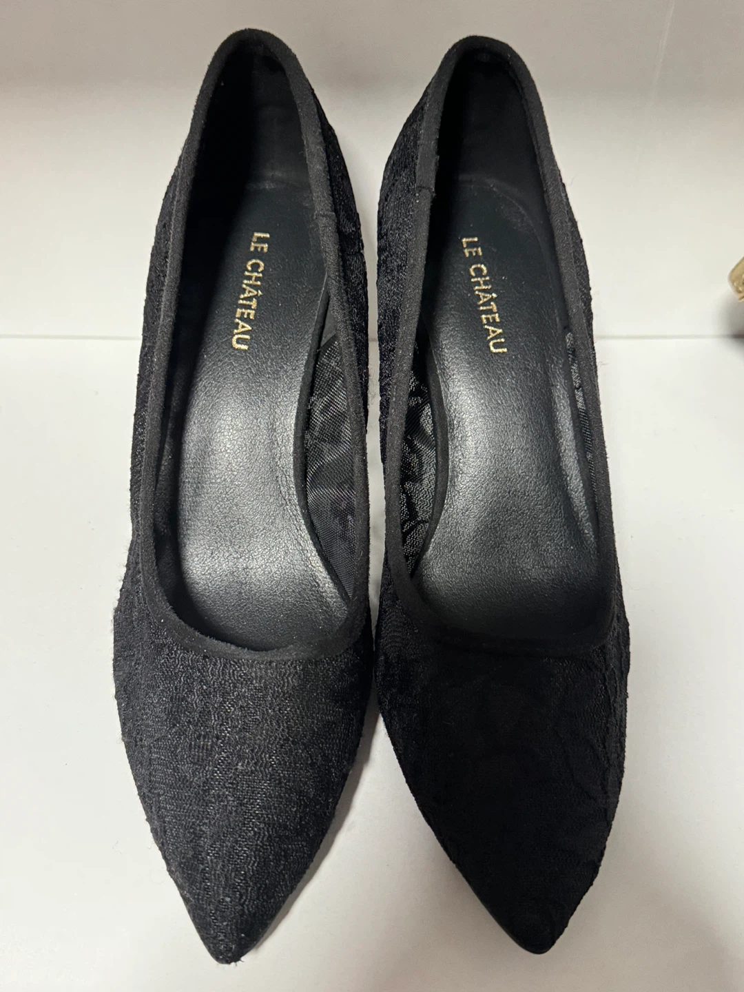 LE CHÂTEAU Black Lace Pointed Toe Heels