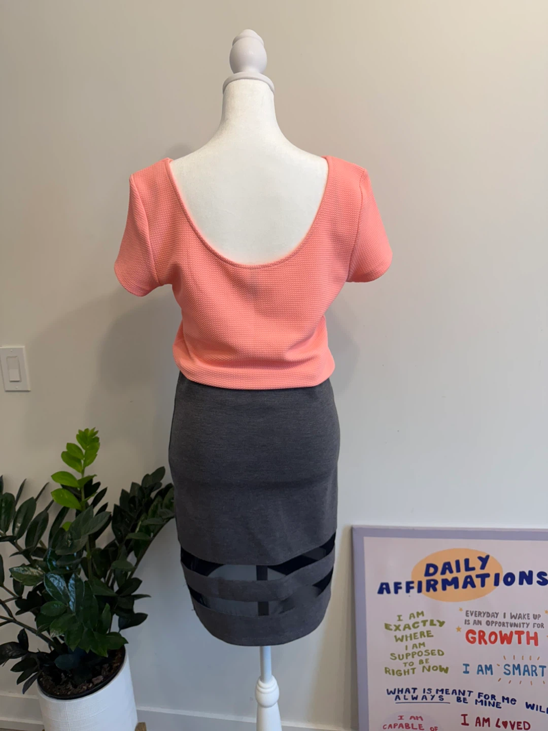 H&M Divided Textured Top - Size Medium - photo 2