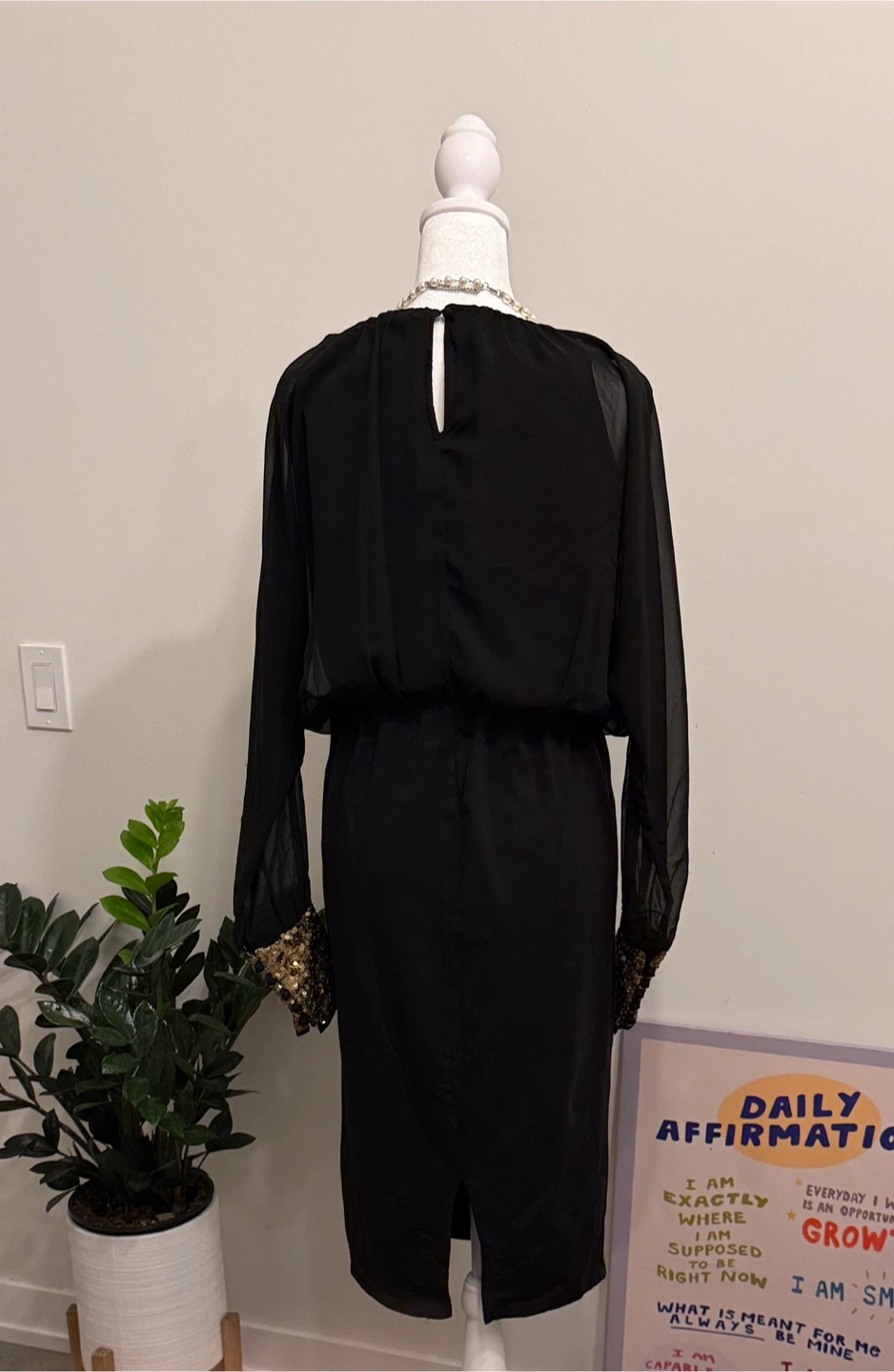 Black sequined cuff dress - photo 5