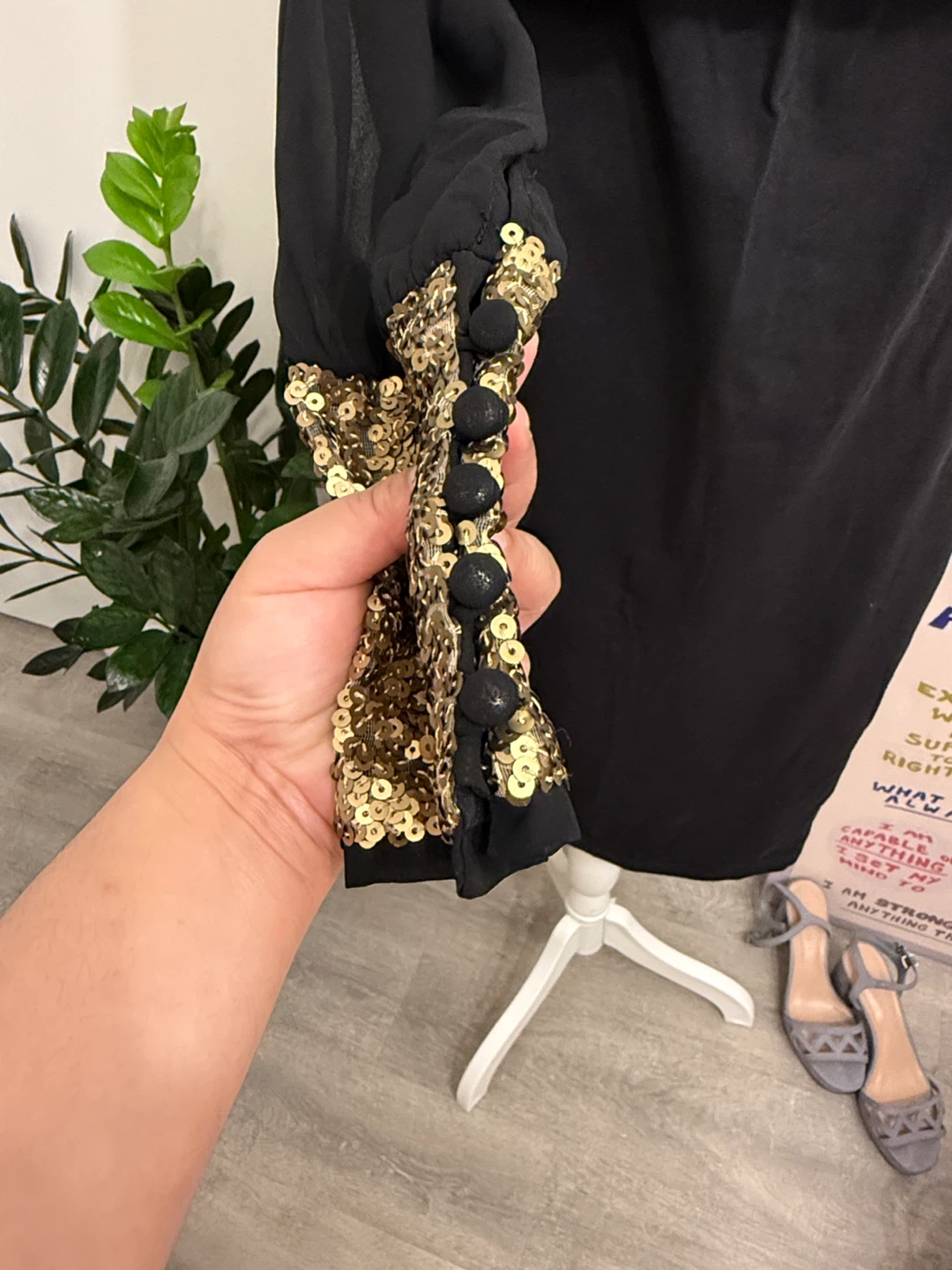 Black sequined cuff dress - photo 4