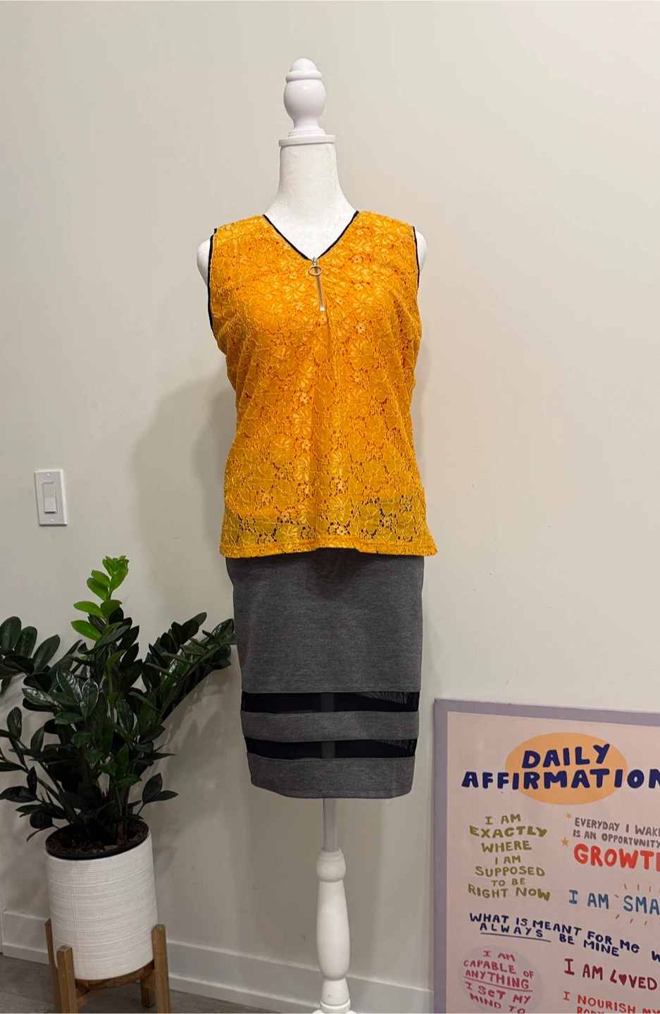 Women's Orange Lace Sleeveless Top - photo 4