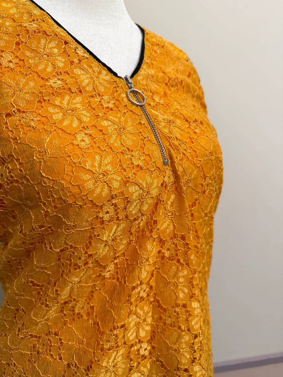 Women's Orange Lace Sleeveless Top - photo 3