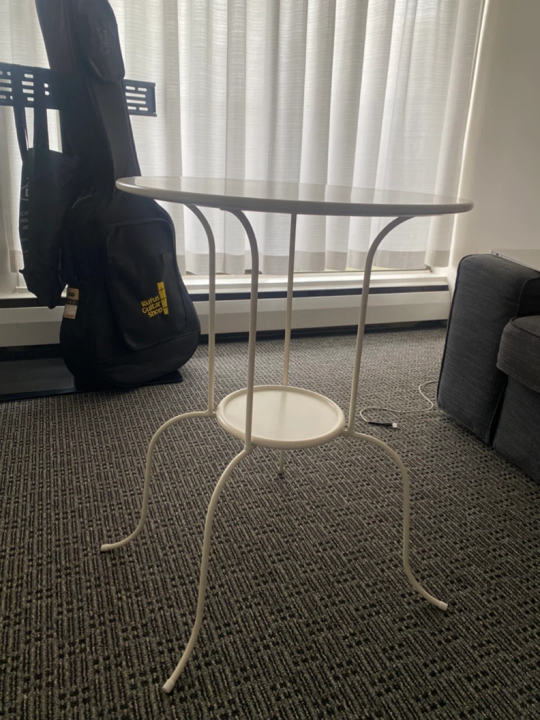 White Round Metal Side Table - photo 2