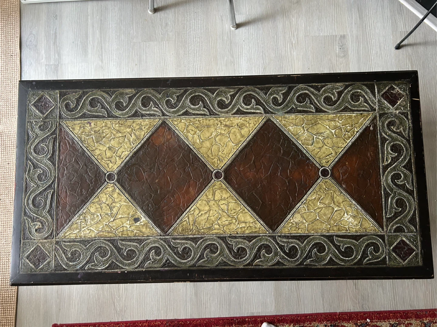 Decorative Coffee Table with Ornate Metal Legs - photo 4