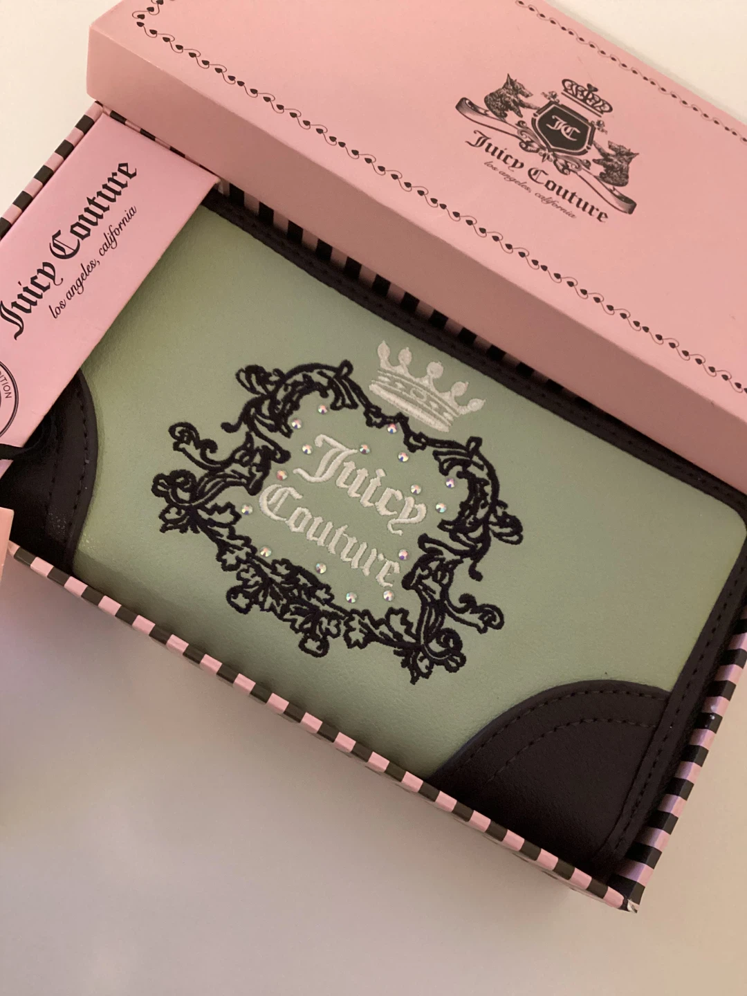 Juicy Couture Sage Green Heritage wallet - photo 2