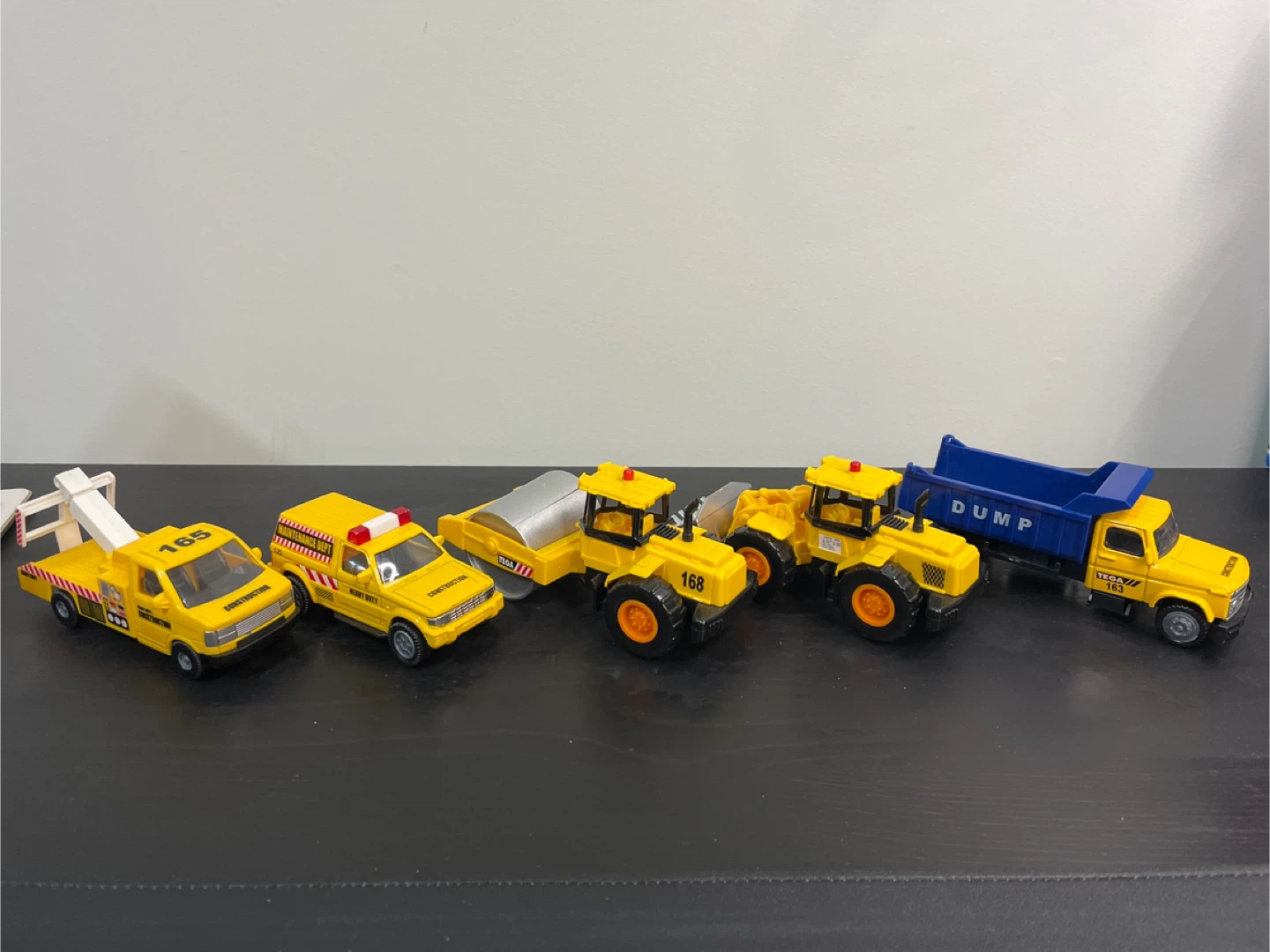 Set of 6 Toy Construction Vehicles