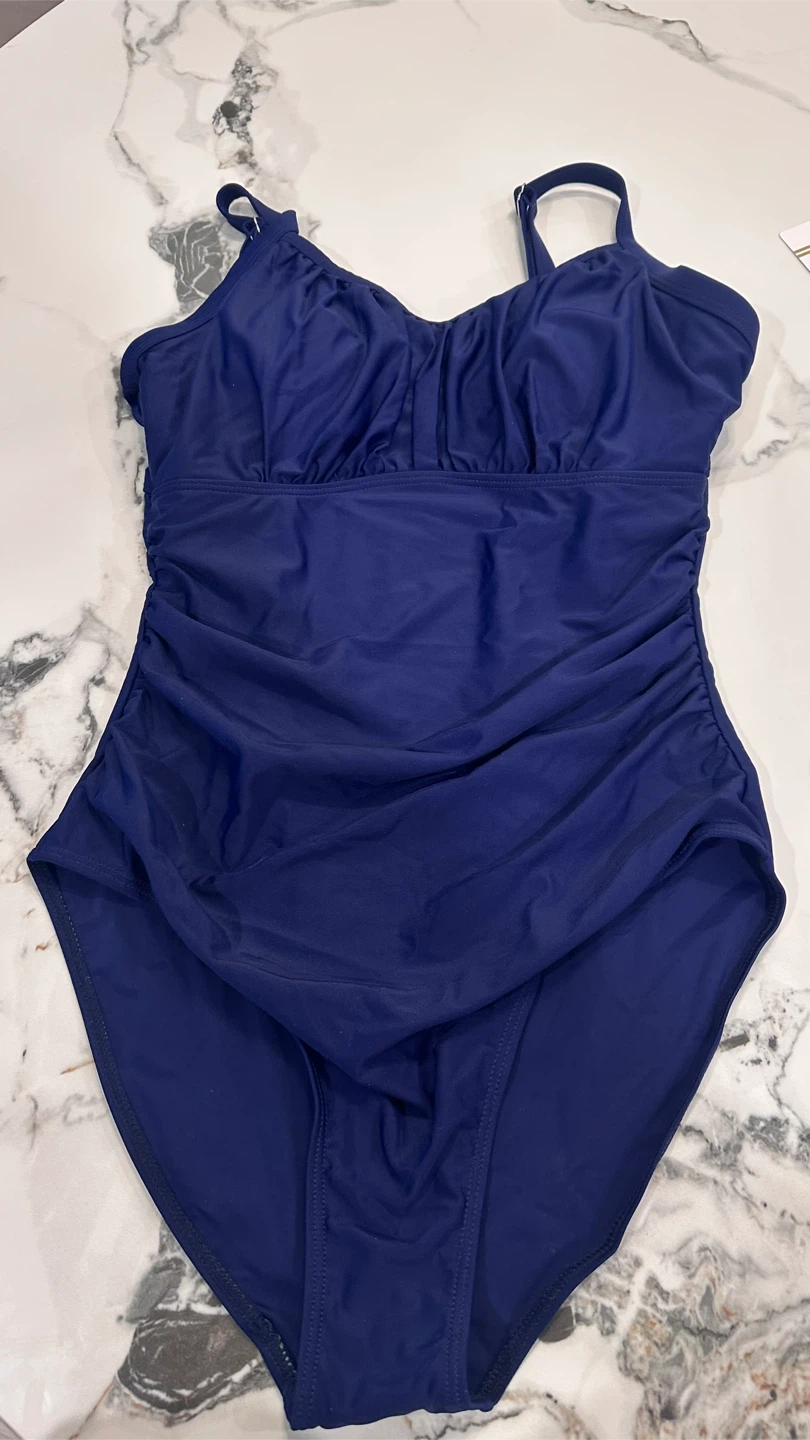 Women's One-Piece Ruched Swimsuit - Size M - photo 5