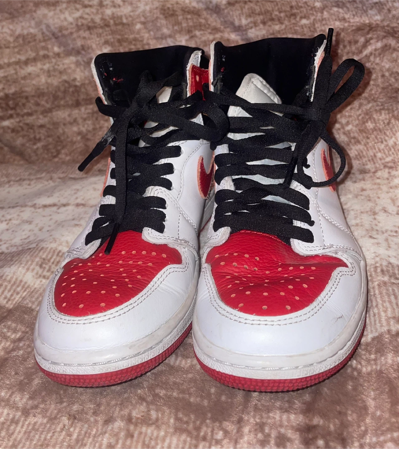 Air Jordan 1 Retro High OG "Chicago" (2015)