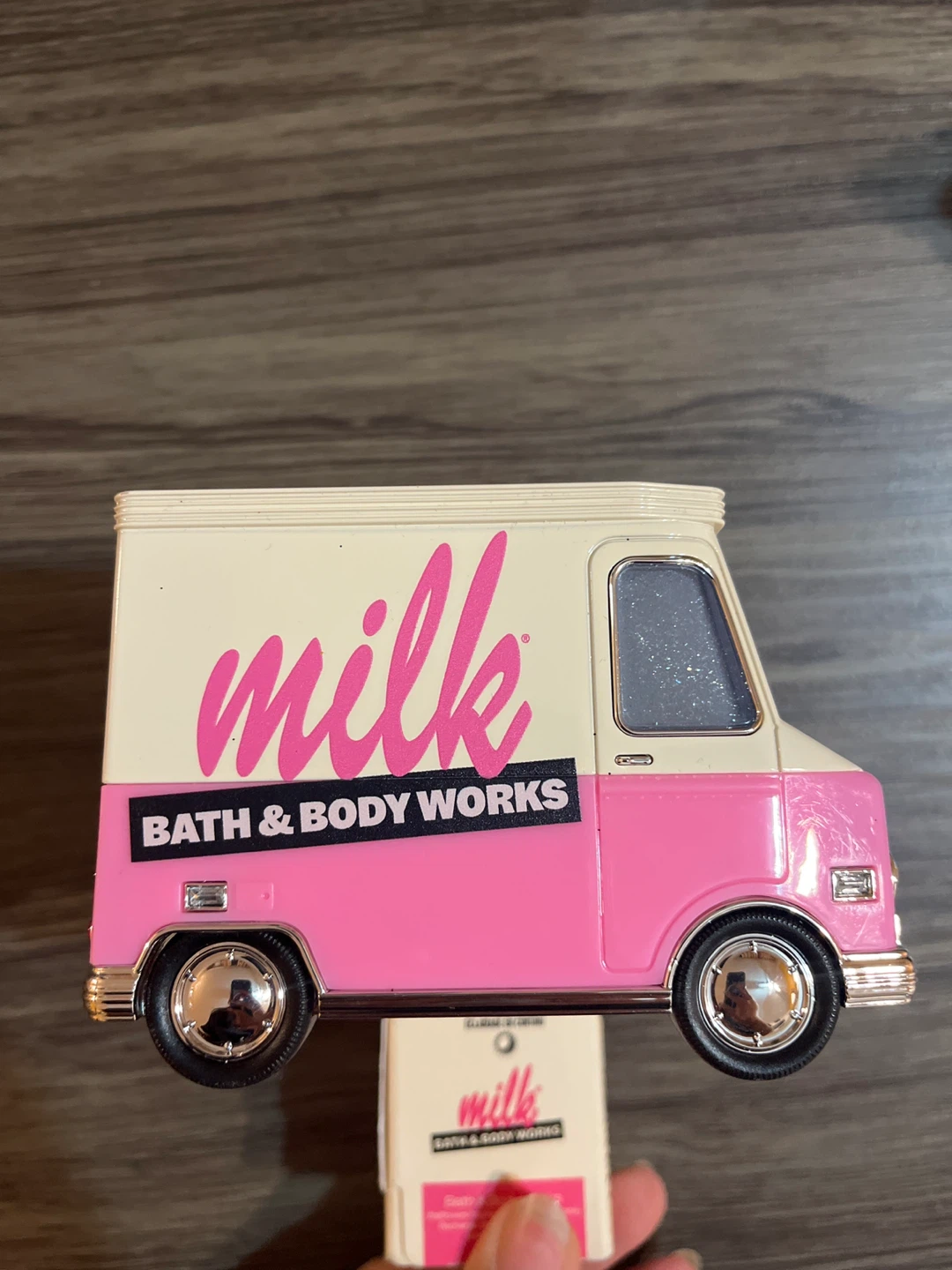 Bath & Body Works Milk Wallflower Plug